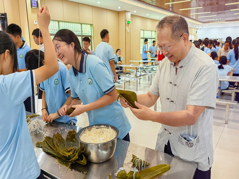 鄂州正规教育孩子不听话学校联系电话